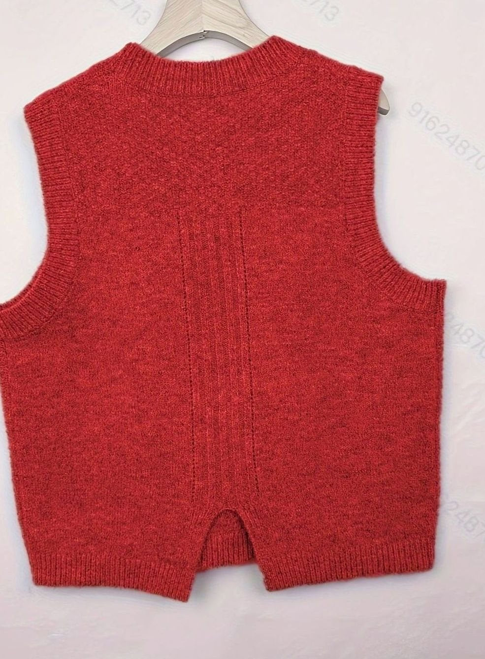 Women's Cable-Knit Round-Neck Sleeveless Sweater Vest