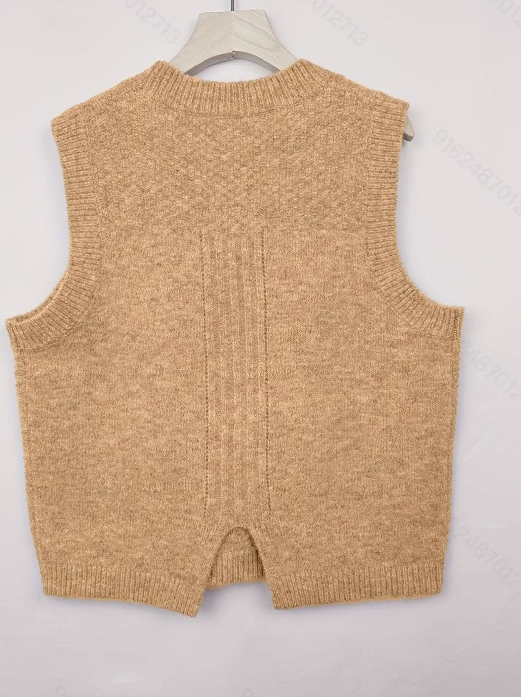 Women's Cable-Knit Round-Neck Sleeveless Sweater Vest