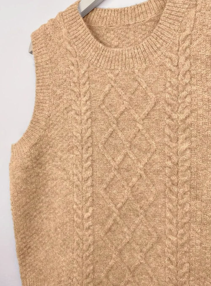 Women's Cable-Knit Round-Neck Sleeveless Sweater Vest