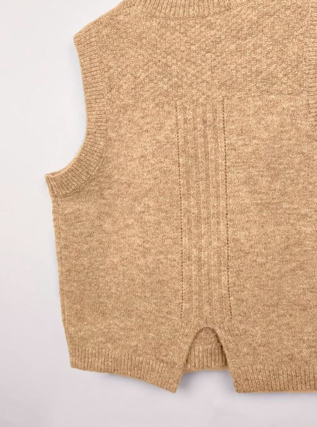 Women's Cable-Knit Round-Neck Sleeveless Sweater Vest
