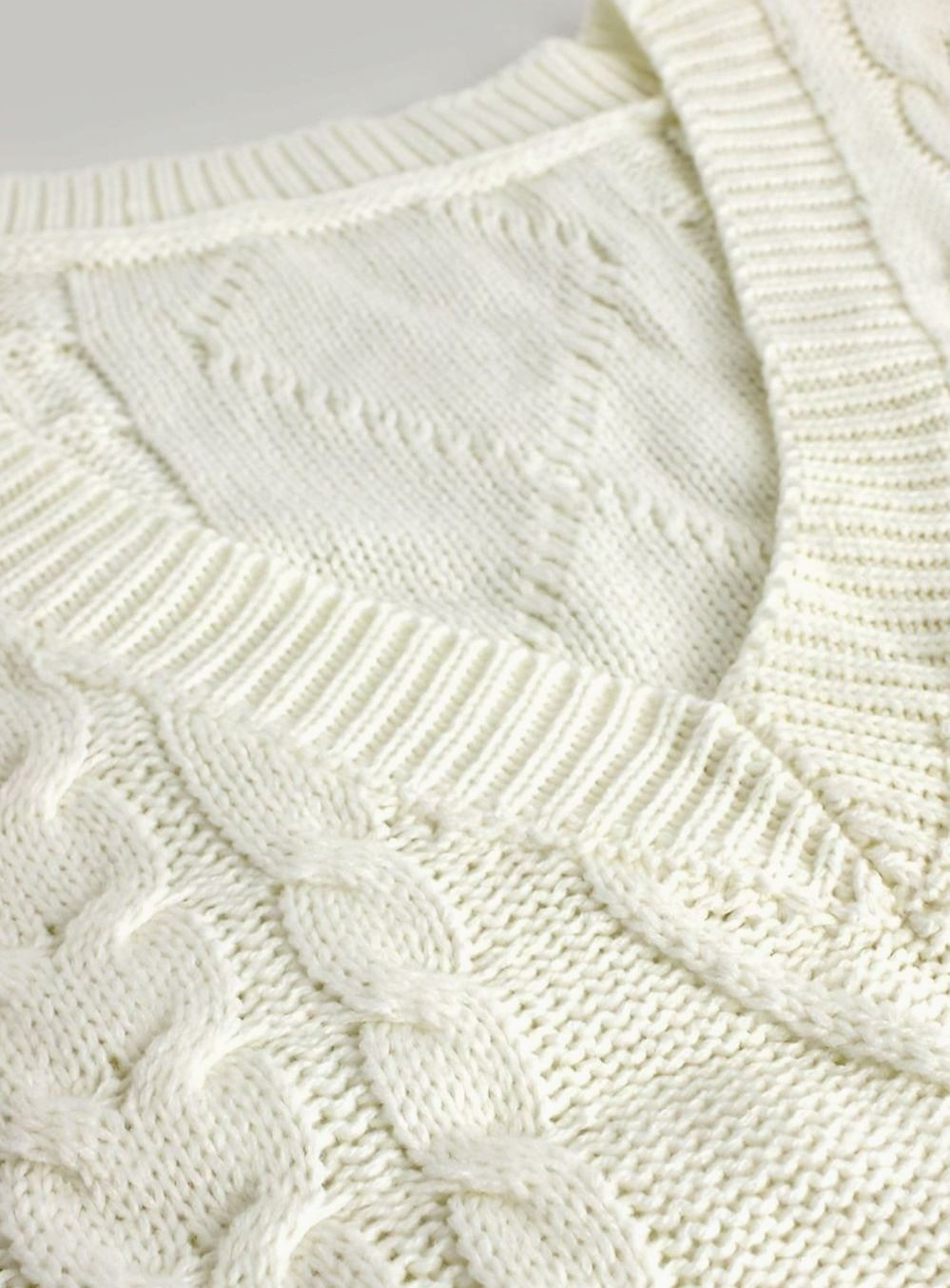 Women's Cable-Knit V-Neck Sweater Vest Relaxed Layering Pullover
