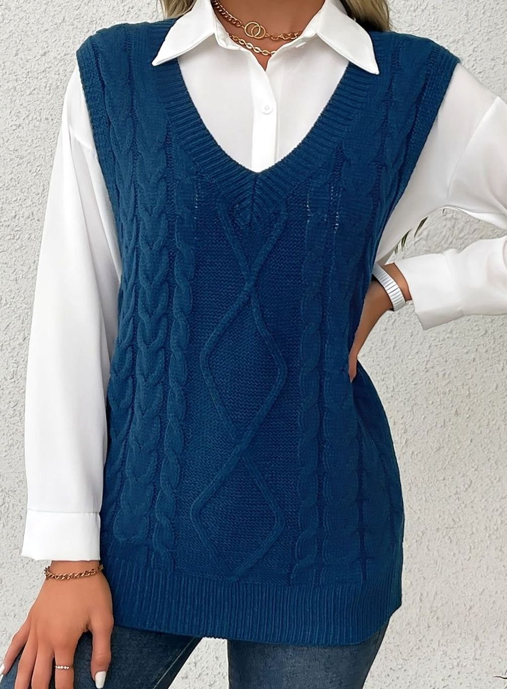 Women's Cable-Knit V-Neck Sweater Vest Relaxed Layering Pullover
