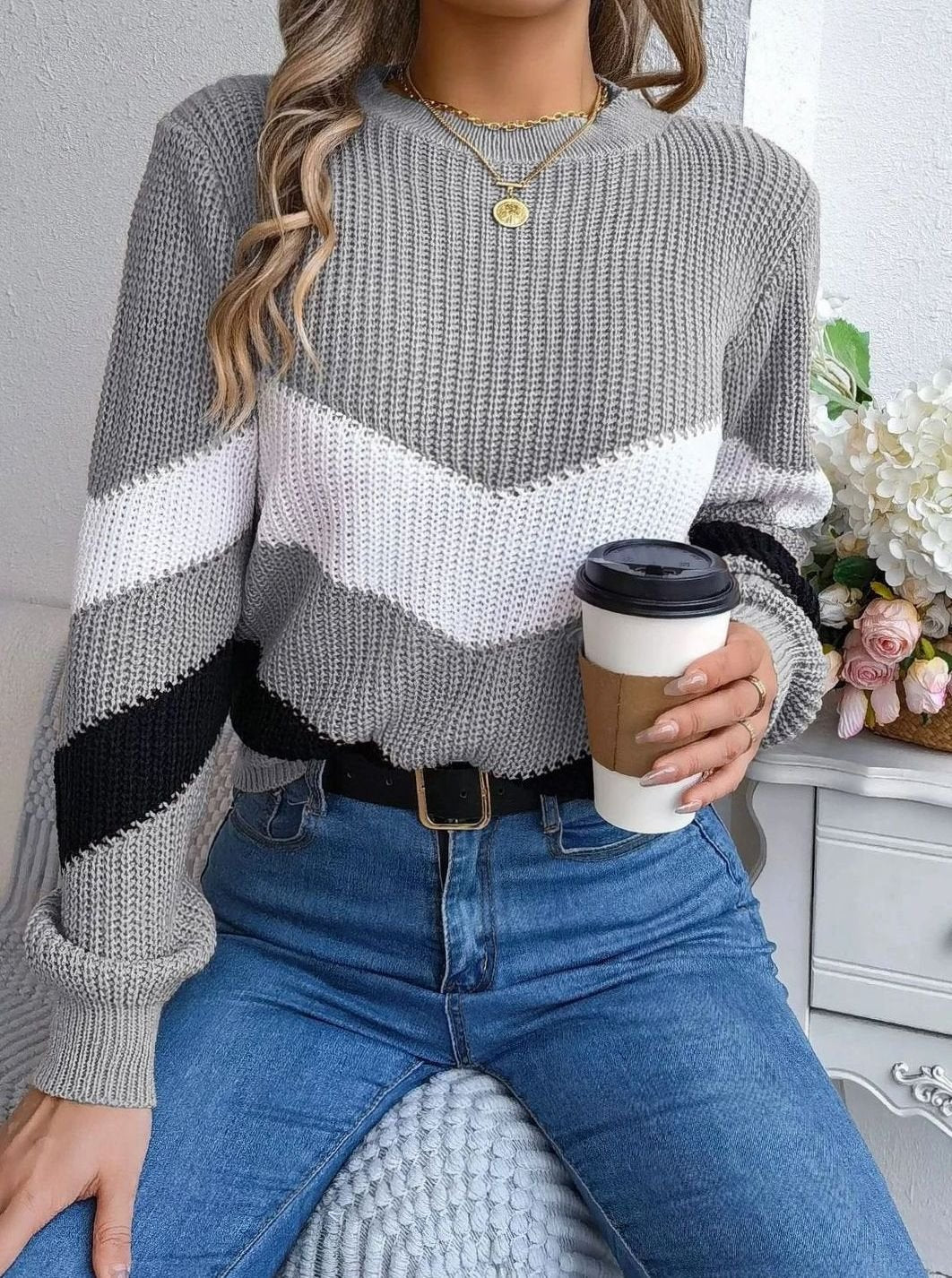 Women's Chevron Color Block Relaxed-Fit Crew Neck Knit Sweater - Gray