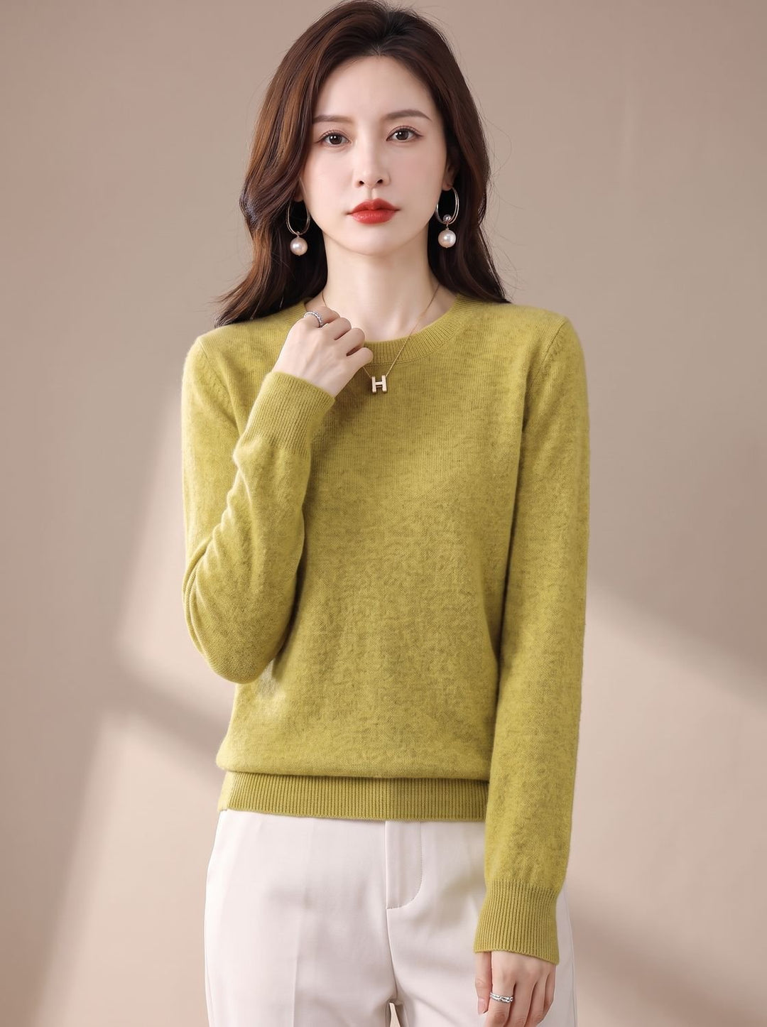 Women's Classic Crew-Neck Long-Sleeve Cashmere Knit Sweater - Gold
