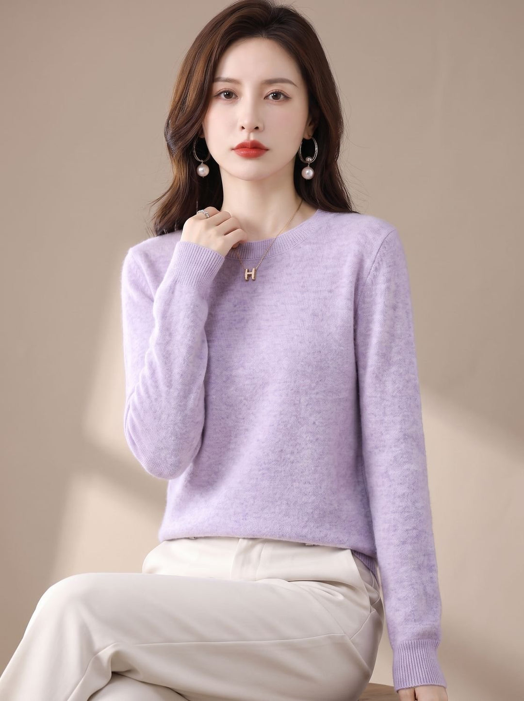 Women's Classic Crew-Neck Long-Sleeve Cashmere Knit Sweater - Light Purple