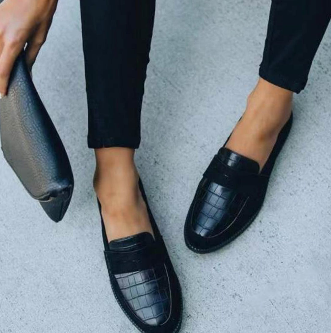 Women's Croc-Embossed Slip-On Flat Texture Loafers - Black