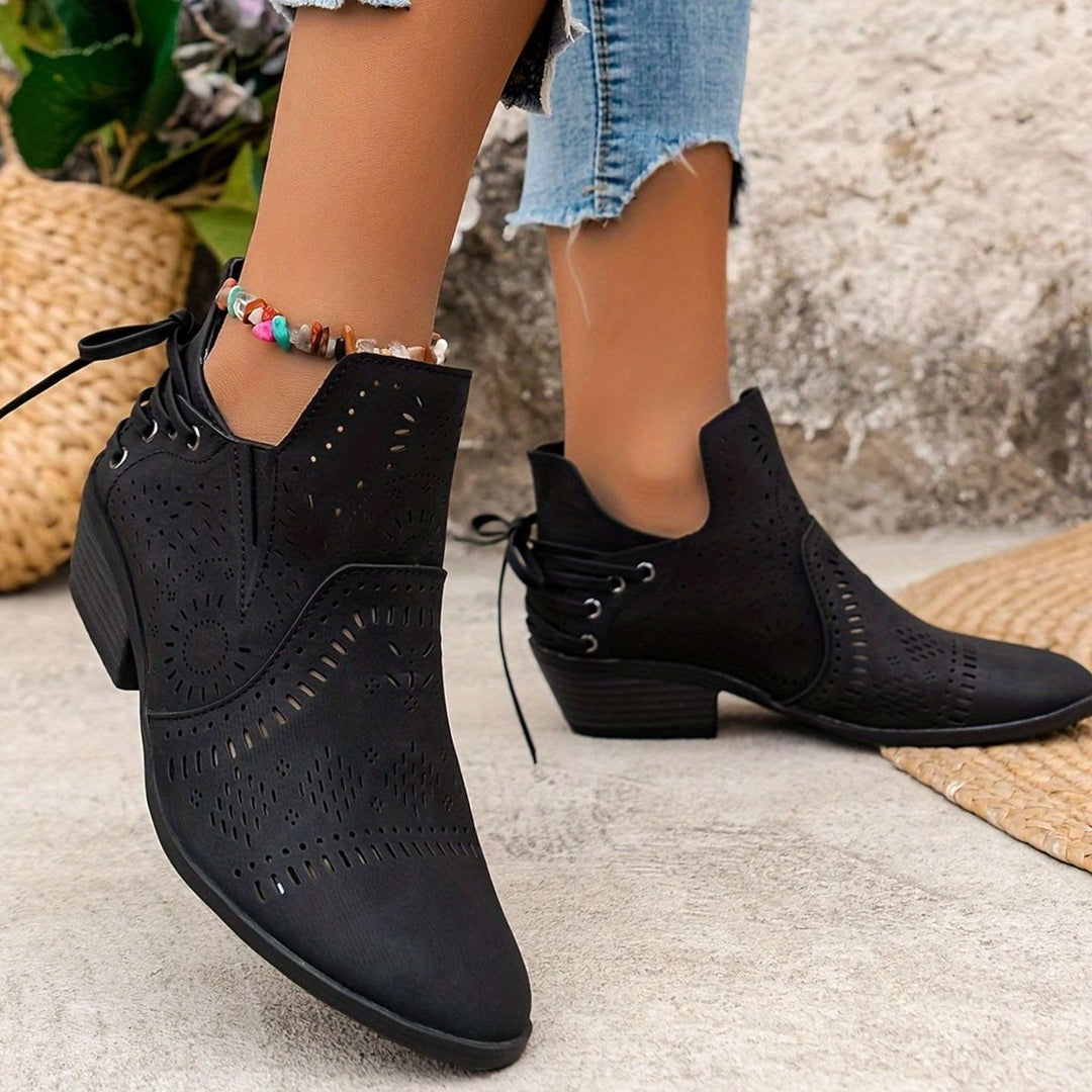 Women's Cutout Detail Lace-Up Block Heel Ankle Boots - Black
