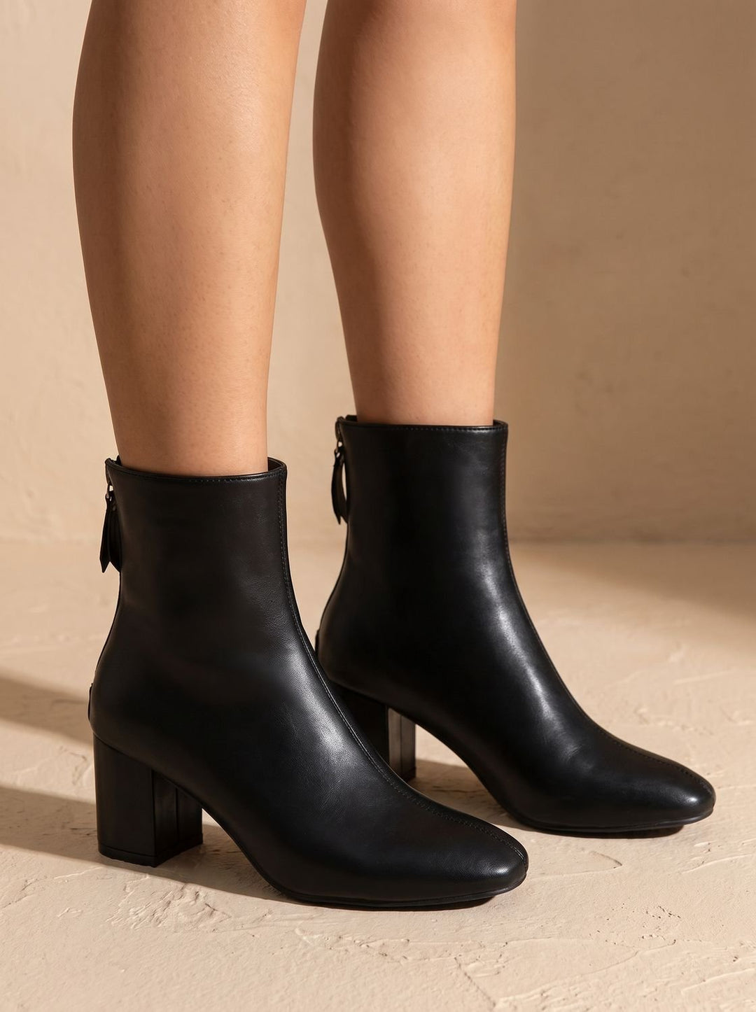 Women's Faux Leather Block Heel Zip-Up Ankle Boots
