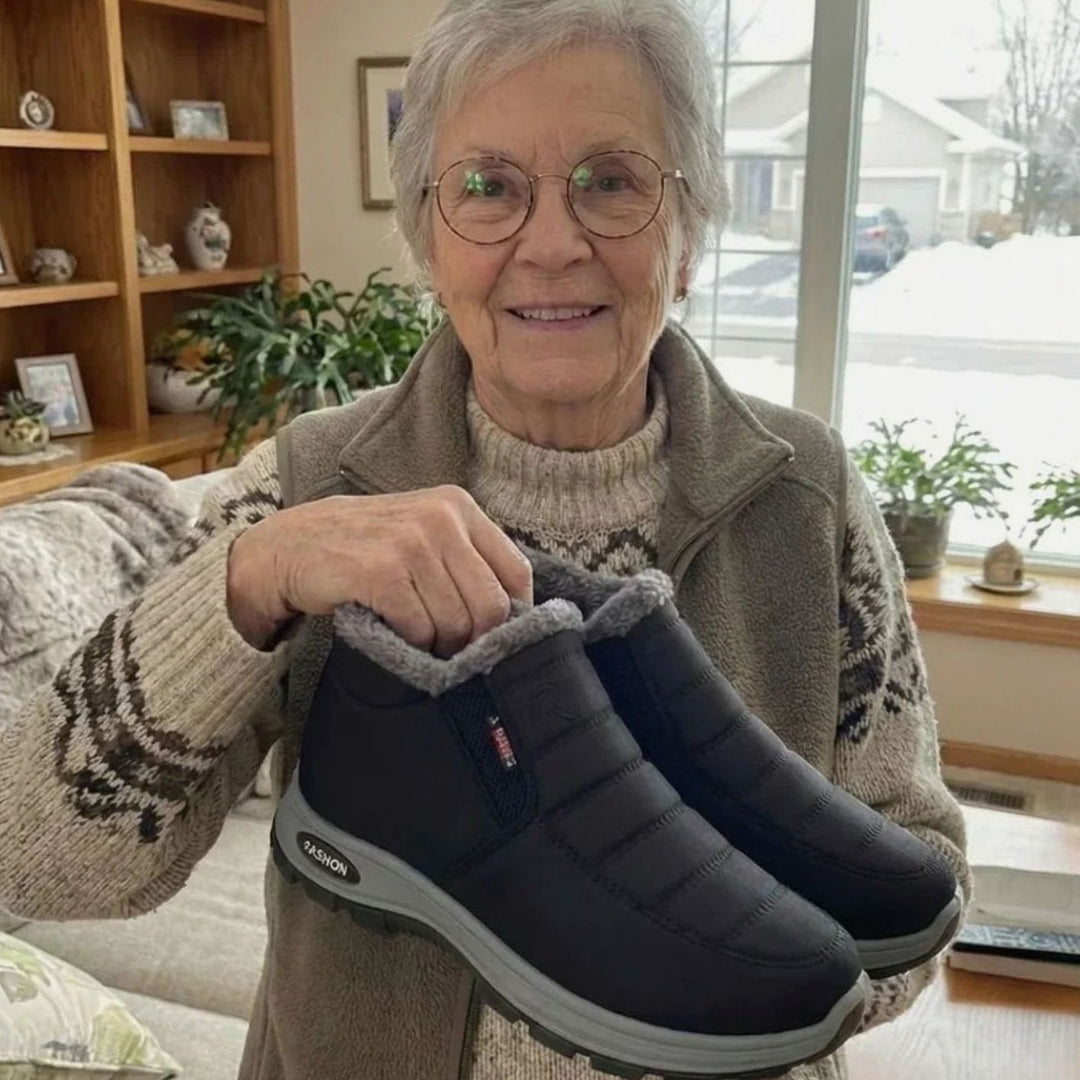 Women's Fleece-Lined Quilted Slip-On Ankle Snow Boots