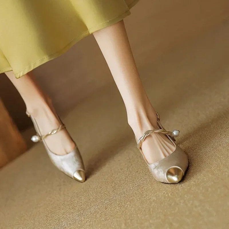 Women's Floral Jacquard Pearl-Strap Pointed-Toe Slingback Kitten Heel Pumps