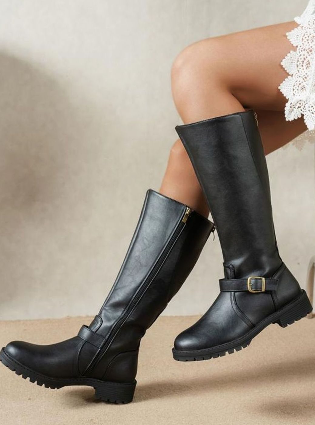 Women's Knee High Boots Buckle Detail Block Heel - Black