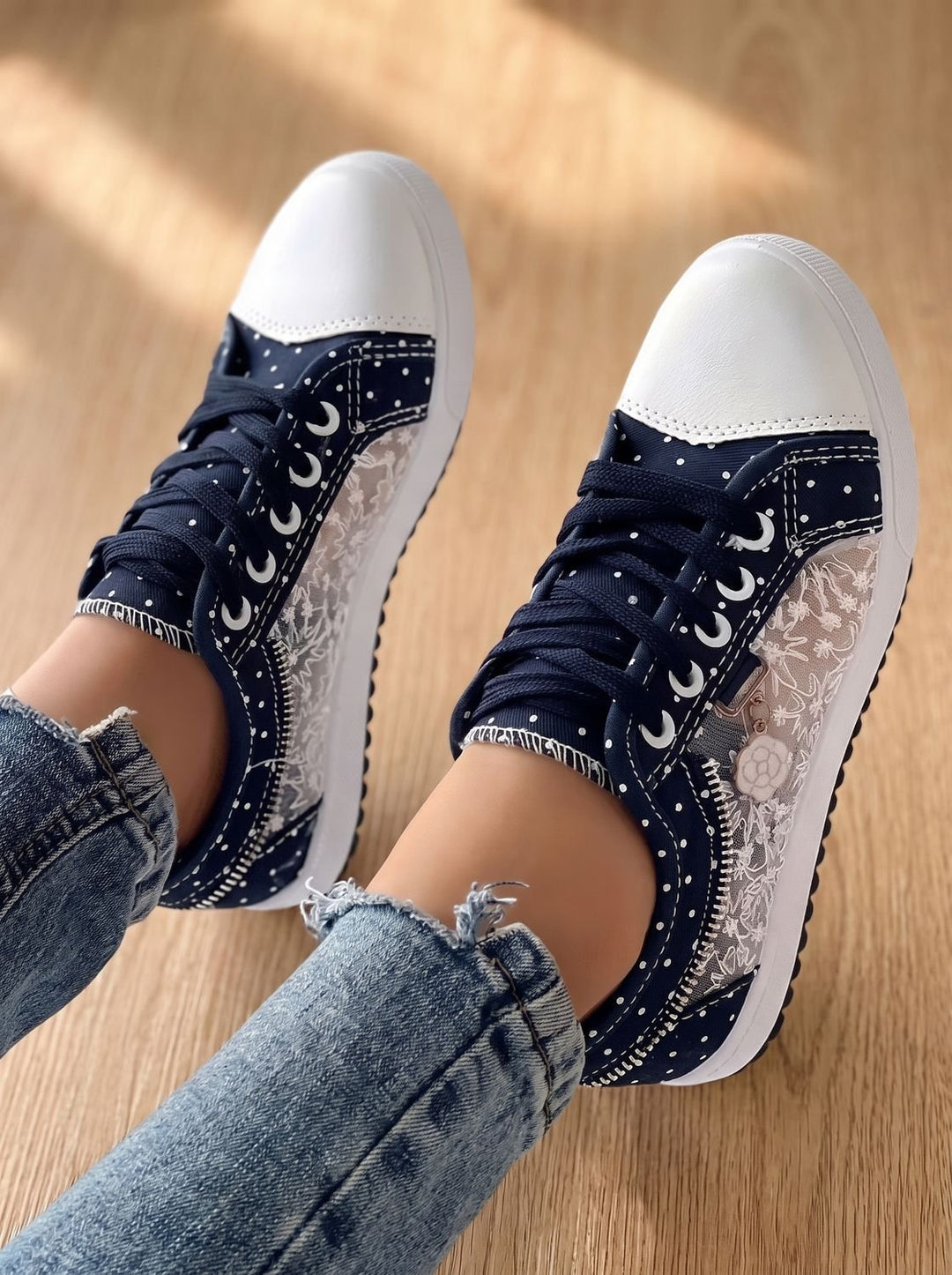 Women's Orthopedic Lace-Up Floral Mesh Low-Top Sneakers