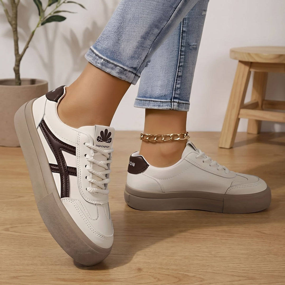 Women's Orthopedic Lace-Up Low-Top Sneakers Wide-Heel Support