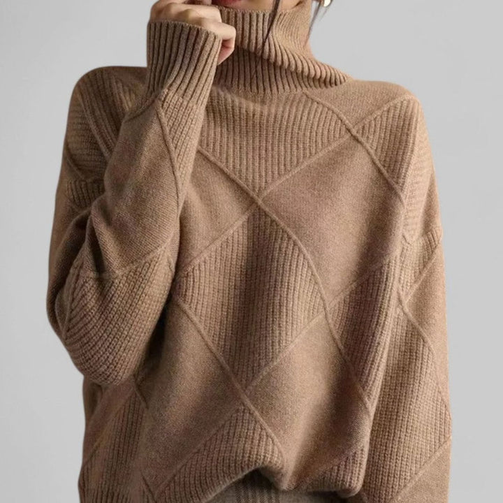 Women's Oversized Diamond-Knit Turtleneck Sweater - Camel