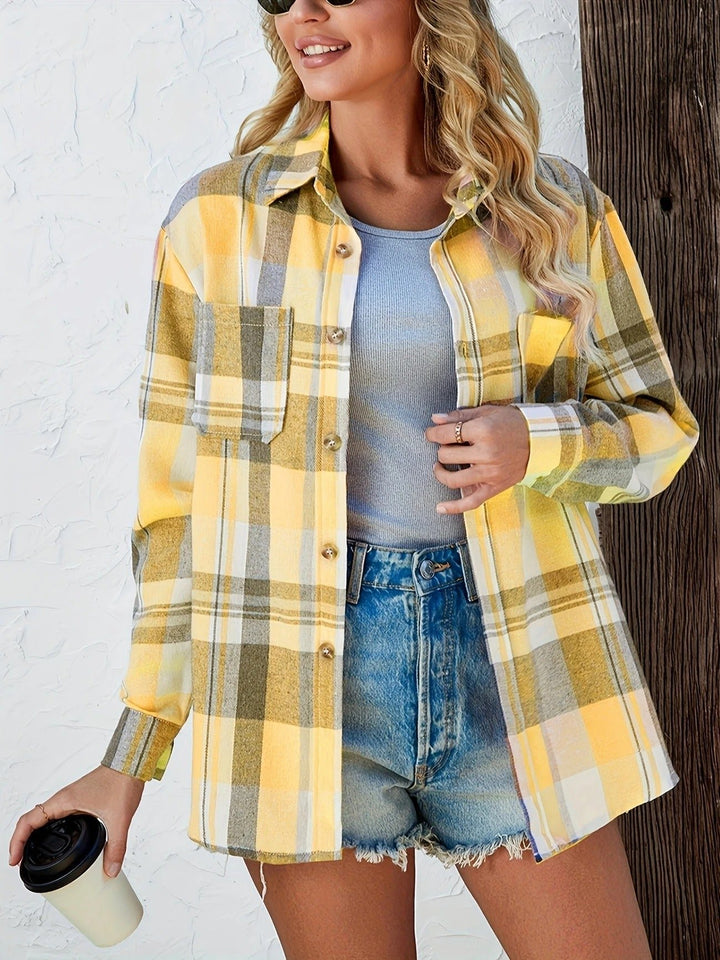 Women's Oversized Plaid Flannel Long-Sleeve Button-Up Shirt