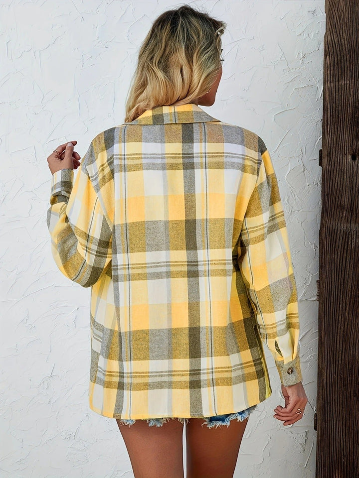 Women's Oversized Plaid Flannel Long-Sleeve Button-Up Shirt