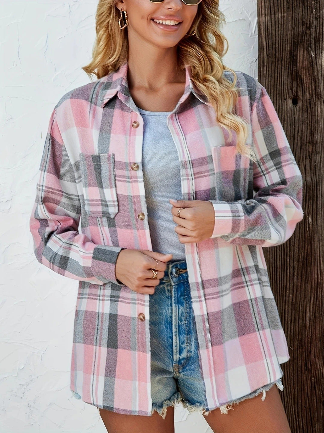 Women's Oversized Plaid Flannel Long-Sleeve Button-Up Shirt