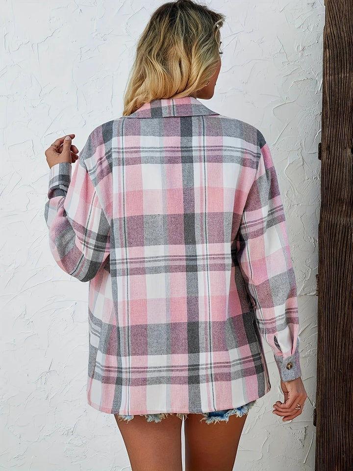 Women's Oversized Plaid Flannel Long-Sleeve Button-Up Shirt
