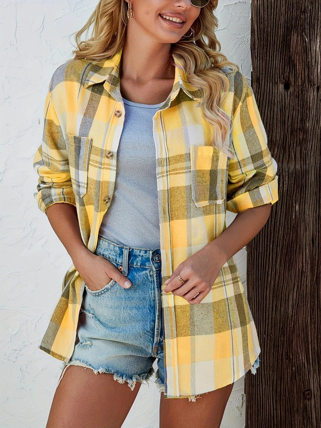 Women's Oversized Plaid Flannel Long-Sleeve Button-Up Shirt