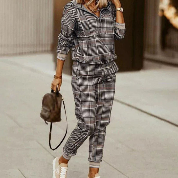 Women's Relaxed Fit Quarter-Zip Two-Piece Tracksuit Set - Dark Grey