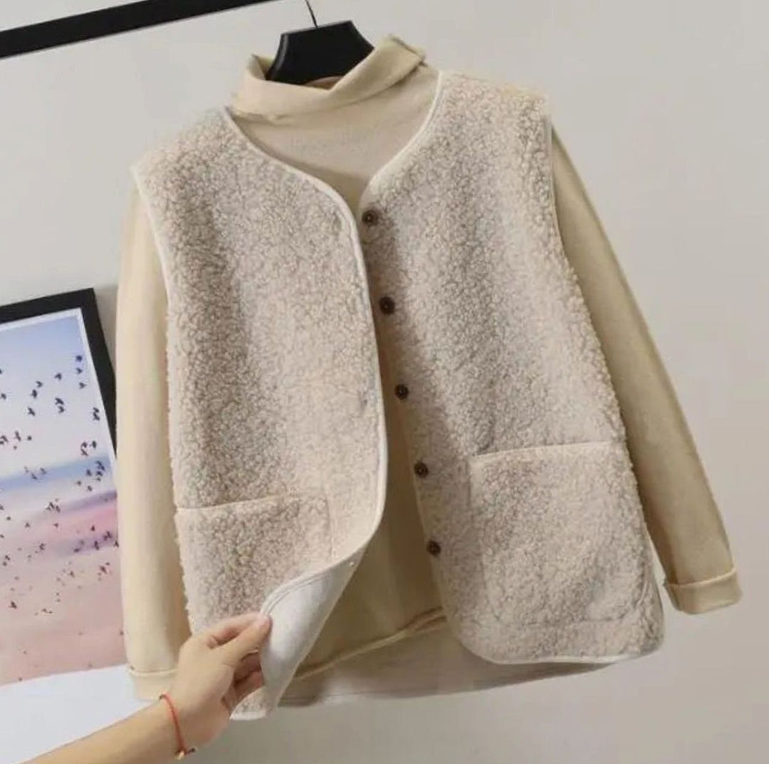 Women's Relaxed-Fit Sherpa Sleeveless Outerwear Vest Pockets - Beige
