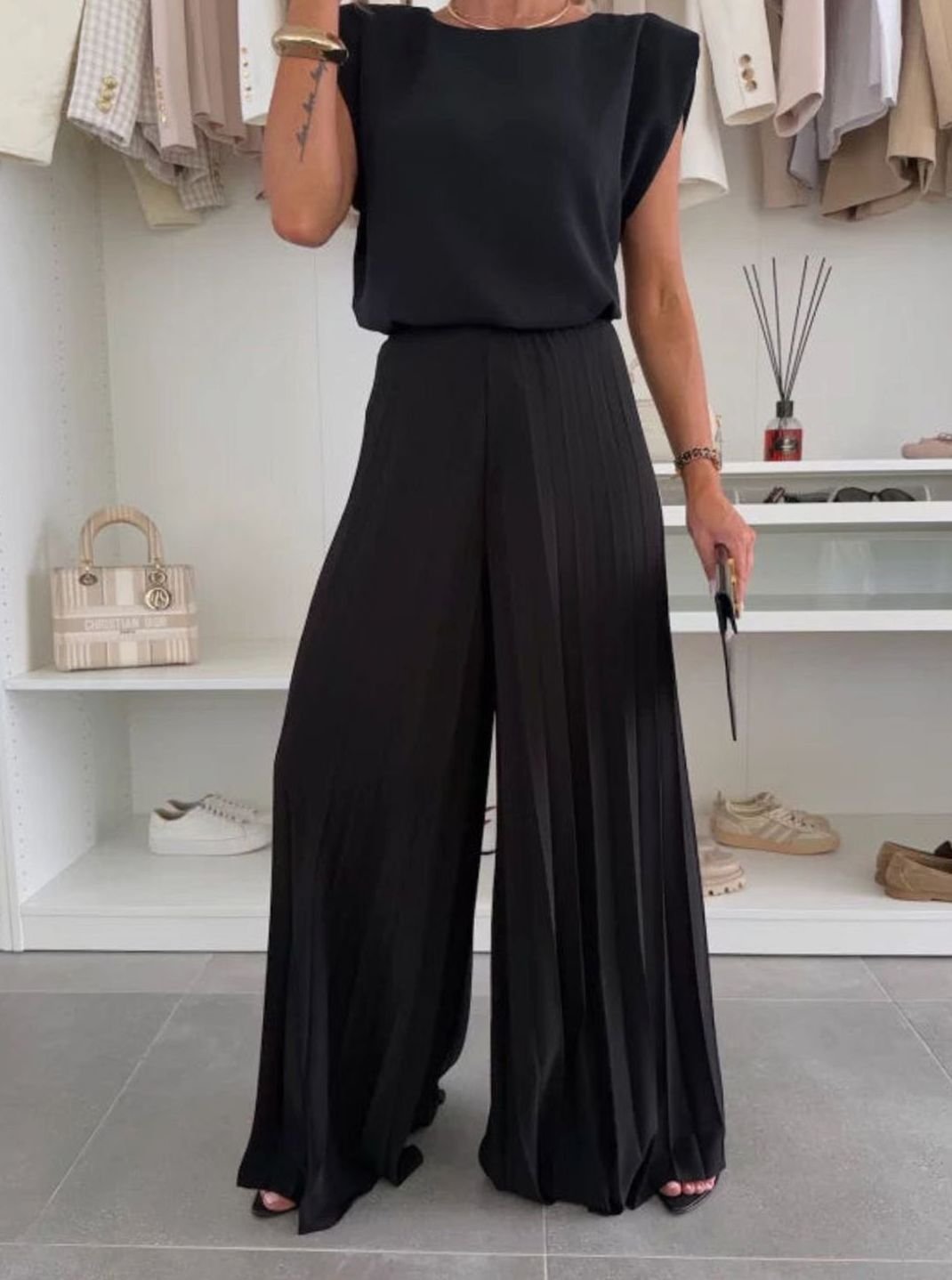 Women's Set Sleeveless Padded-Shoulder Top Pleated Wide-Leg Pants