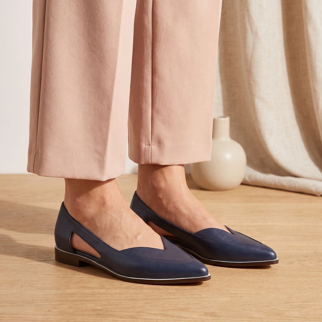 Women's Side Cut-Out Pointed-Toe Ballet Flats - Navy Blue