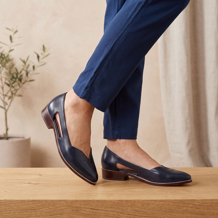 Women's Side Cut-Out Pointed-Toe Ballet Flats