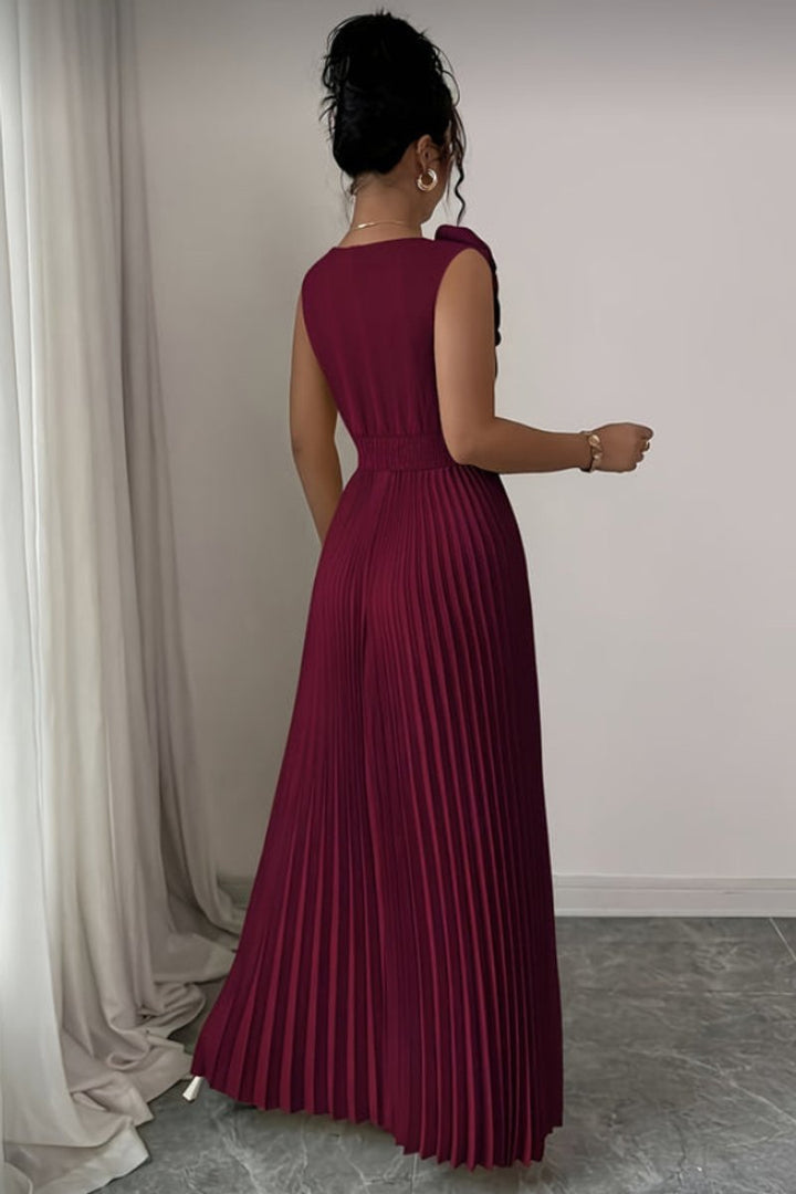 Women's Sleeveless Pleated A-Line Floral Applique Evening Gown