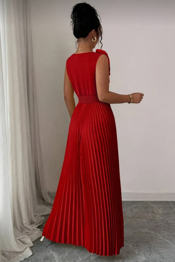 Women's Sleeveless Pleated A-Line Floral Applique Evening Gown