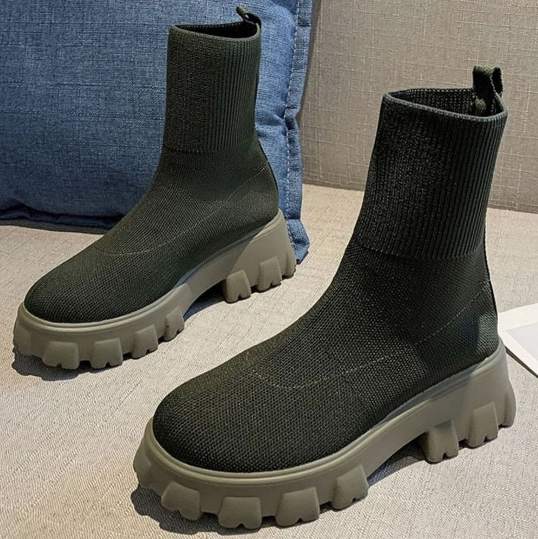 Women's Slip-On Chunky Heel Sock Boots Lug Sole