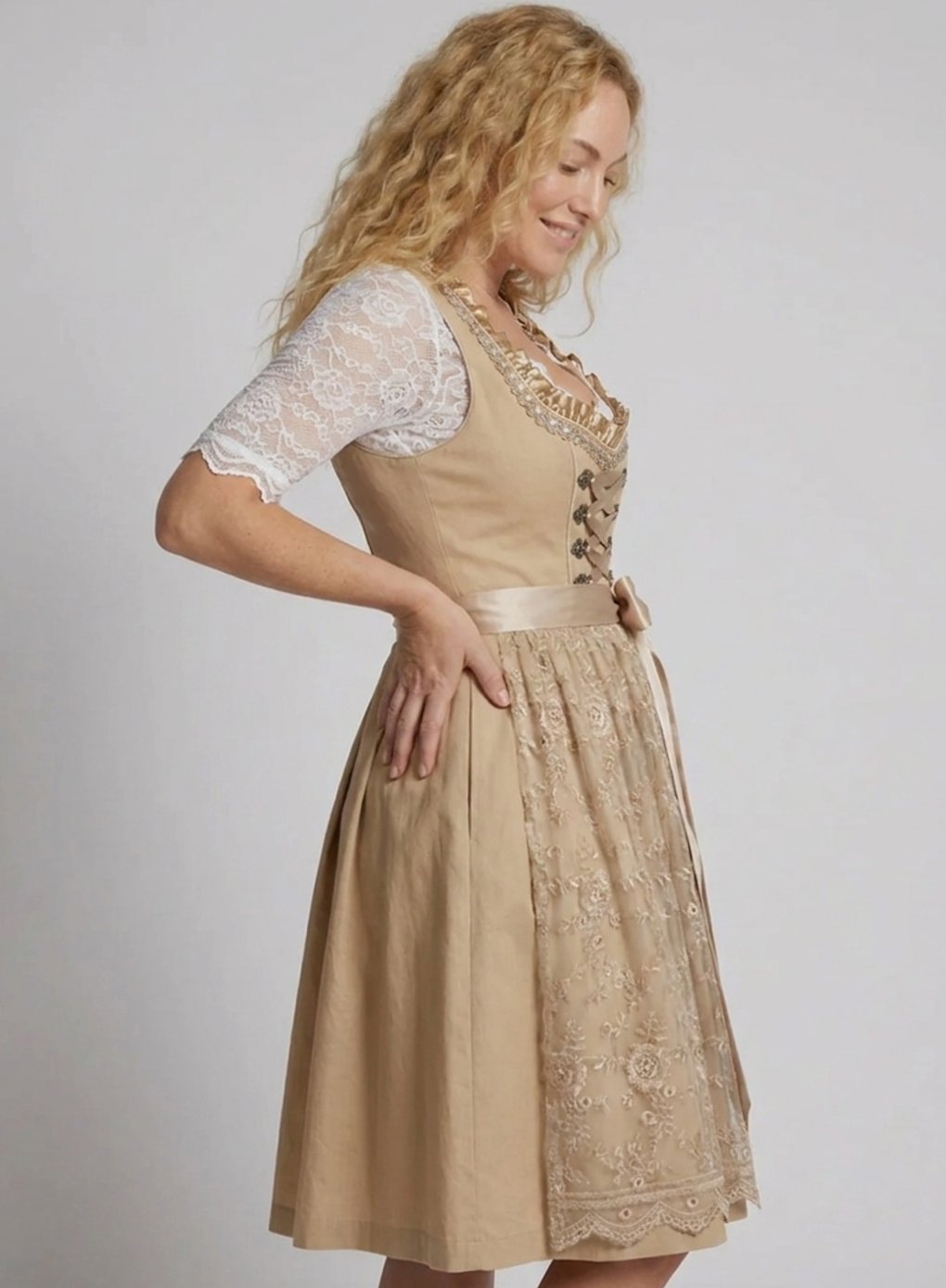 Women's Traditional Lace-Up Dirndl Knee-Length Dress