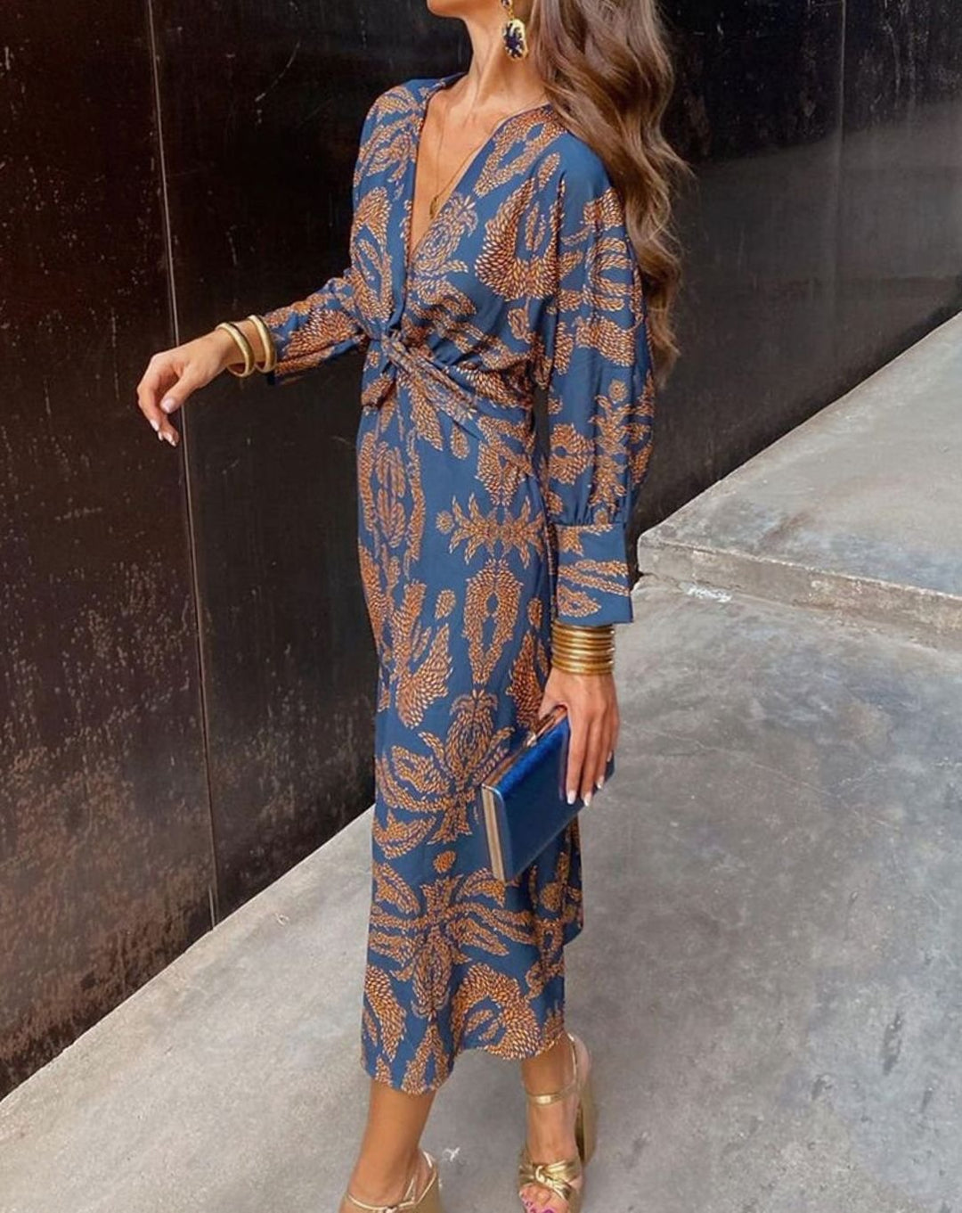 Women's V-Neck Long Sleeve Knotted Front Printed Maxi Dress - Blue