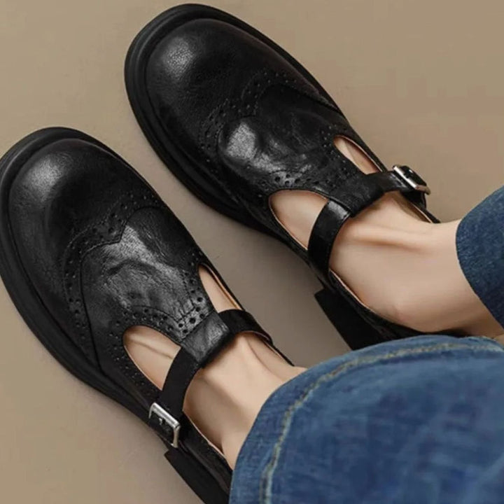 Women's Vintage Brogue Leather T-Strap Mary Jane Shoes - Black