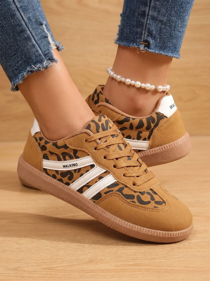 Women's Wide Toe Box Orthopedic Lace-Up Sneakers