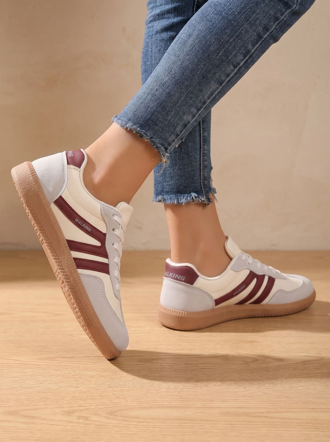Women's Wide Toe Box Orthopedic Lace-Up Sneakers