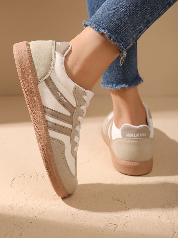 Women's Wide Toe Box Orthopedic Lace-Up Sneakers