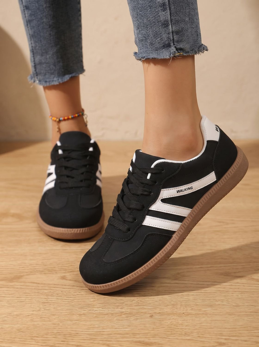 Women's Wide Toe Box Orthopedic Lace-Up Sneakers