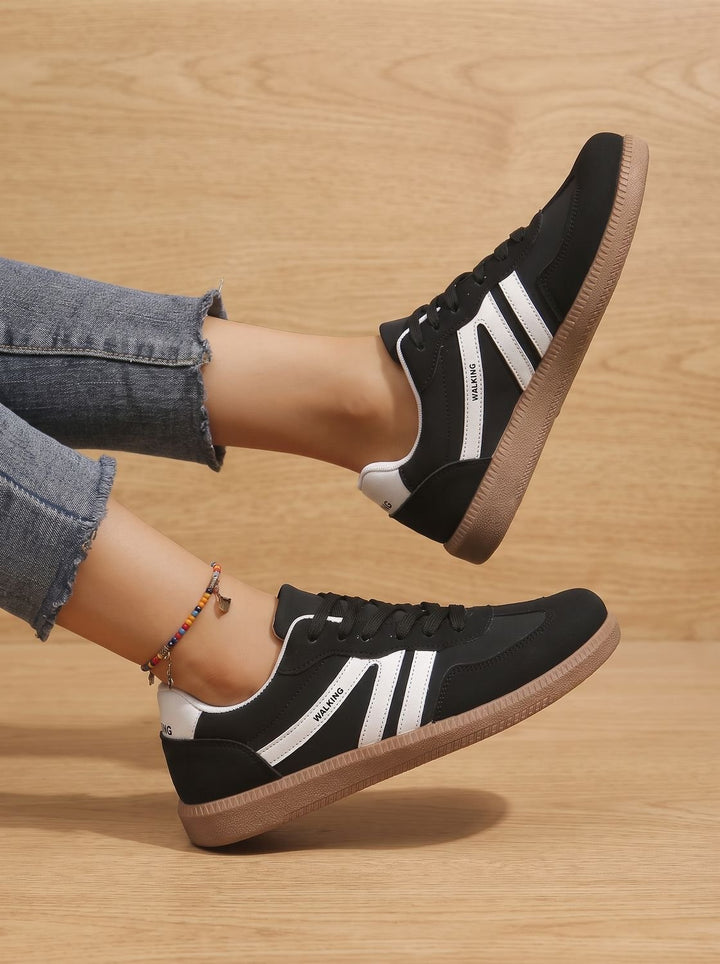 Women's Wide Toe Box Orthopedic Lace-Up Sneakers